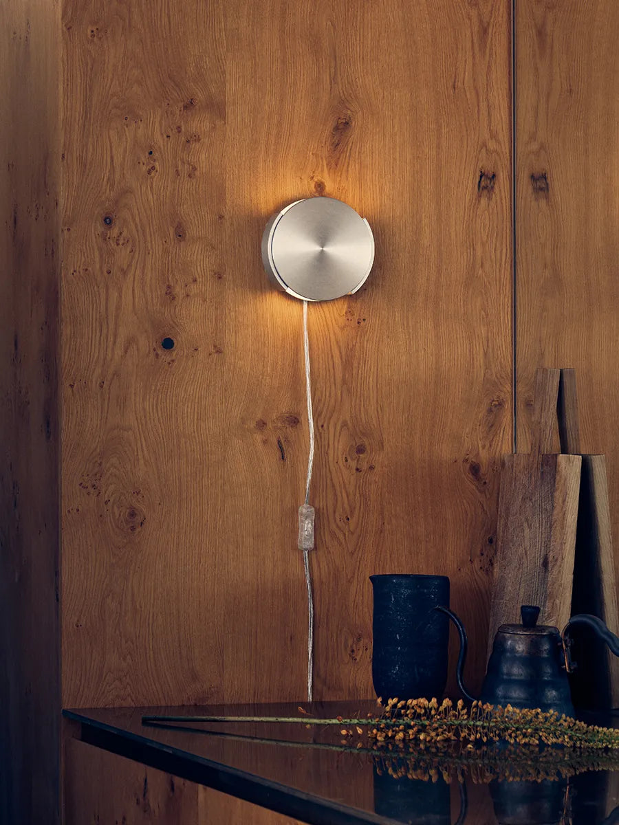 Rotate Wall Lamp fra Frandsen